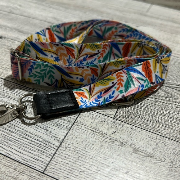 Handmade floral lariat ID office career holder - Picture 3 of 3